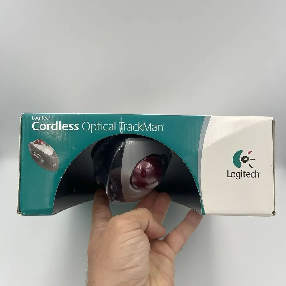 Logitech package be pictured